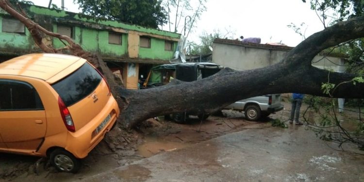 Jharsuguda dist hit with thunderstorm