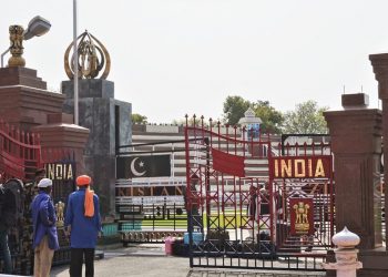 Pakistan bars Hindus