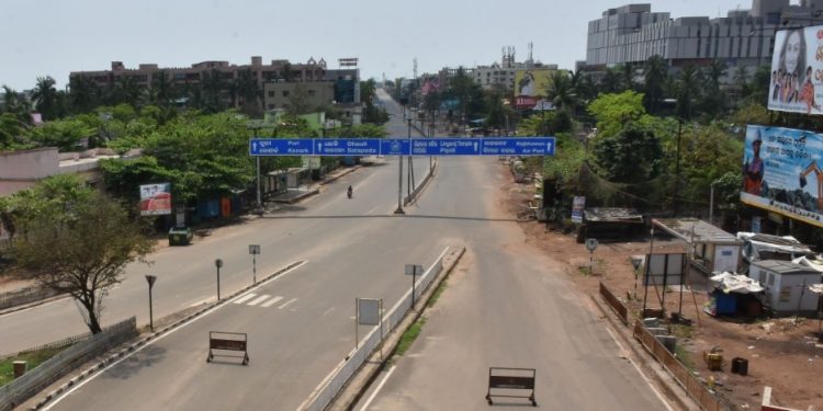 Rasulgarh area in Odisha’s Bhubaneswar wore a deserted look March 22 (Sunday) as people kept indoors supporting Prime Minister Narendra Modi’s call for ‘Janata Curfew’. (Photo: Bikash Nayak, OP)