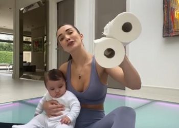 '2.0' actress Amy Jackson's toilet paper-inspired workout