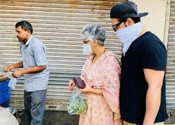 Paras Chhabra goes out with mom to buy vegetables; pic goes viral