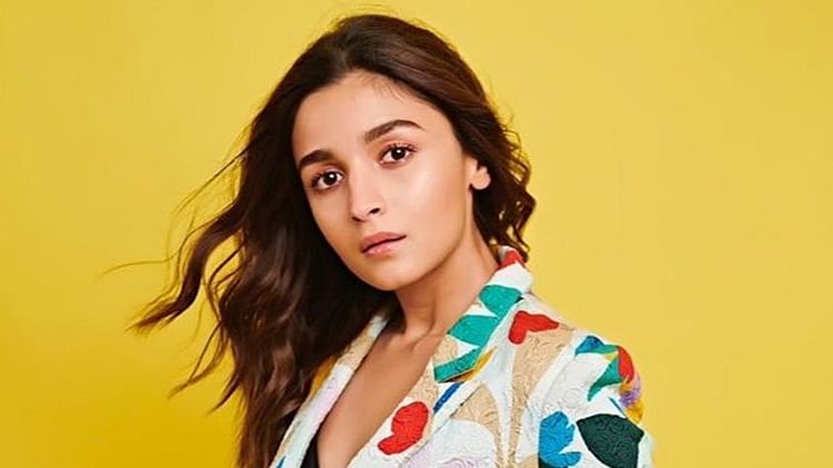 Alia Bhatt puts an end to break up rumour with Ranbir Kapoor