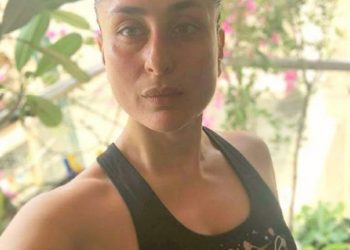 Kareena Kapoor khan shares pic of 'workout pout
