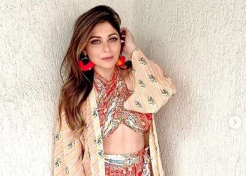 Singer Kanika Kapoor missing her family