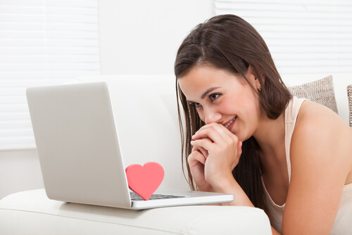 7 signs your crush also has a huge crush on you