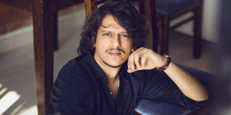 Lockdown confession: Vijay Varma hasn't worn pants in four days!