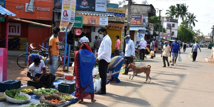 File photo of people buying vegetables in Bhubaneswar
