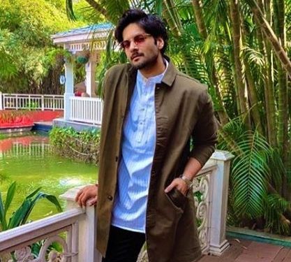 Ali Fazal wants to spend time with Joy Lobo of '3 Idiots'