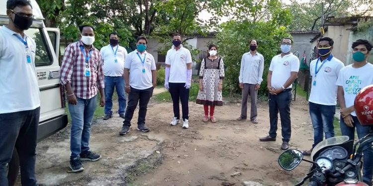 COVID-19: Social organisation provides food to needy, stray animals in Rourkela