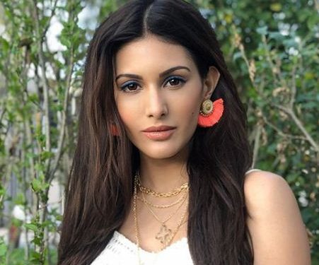Amyra Dastur's video using 'beauty mode' is a blast