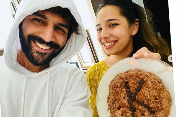 Kartik Aaryan bakes birthday cake for sister amid lockdown