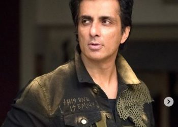 Actor Sonu Sood distributes food among the underprivileged during COVID-19 lockdown