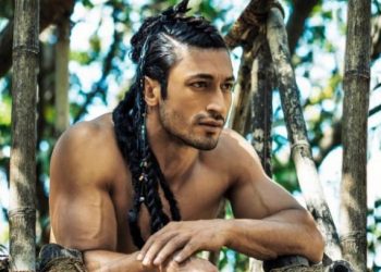 Vidyut Jammwal uses ancient martial art to light and put out his candles!