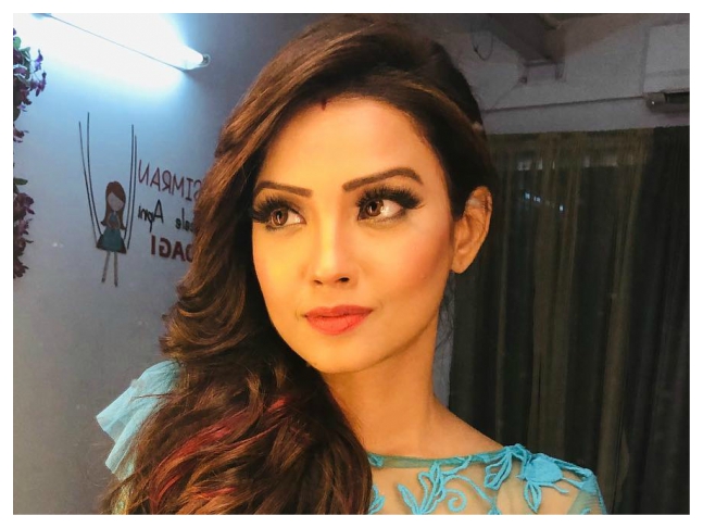 Adaa Khan recalls how her acting career started after she was spotted at  Bandra restaurant - OrissaPOST