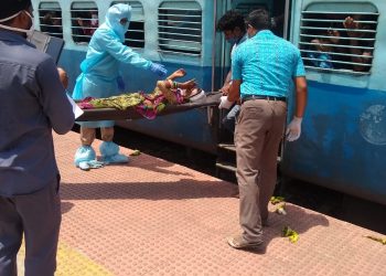 Another migrant woman delivers baby girl in Shramik Special train