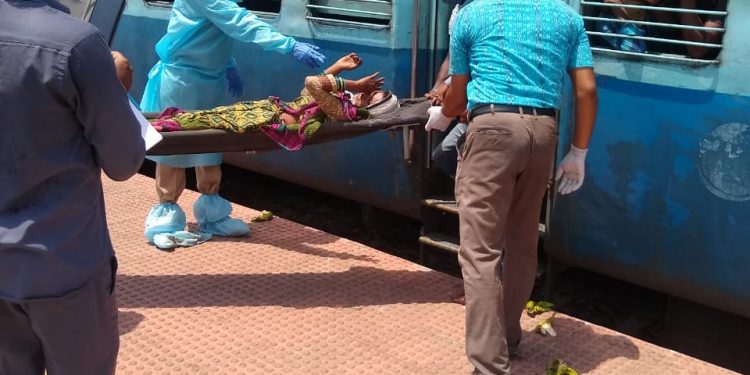 Another migrant woman delivers baby girl in Shramik Special train