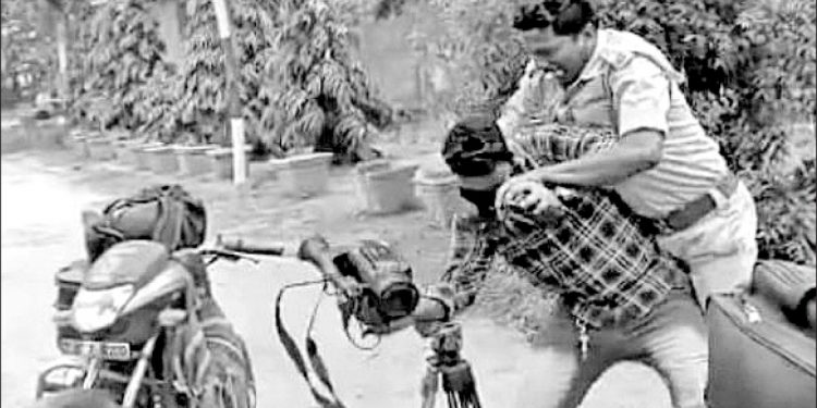 Forest Guards attack journalist in Puri