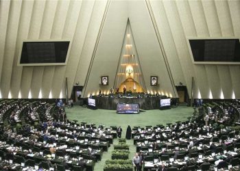 Iran's Parliament approves to reform currency by deleting 4 zeros