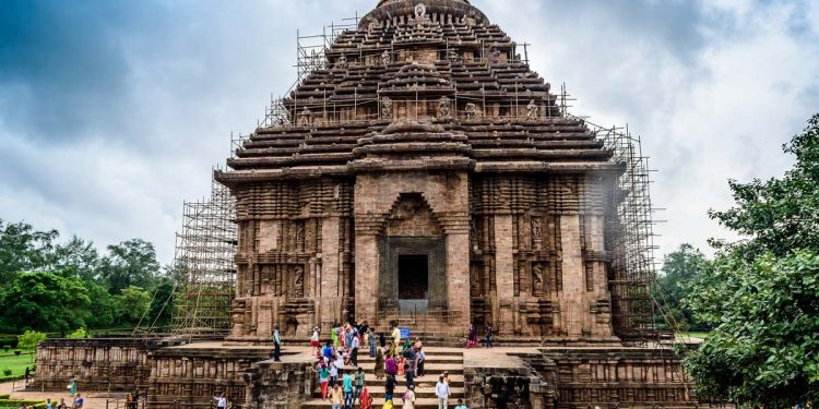Matric pass must for photographers at Konark: Orissa High Court