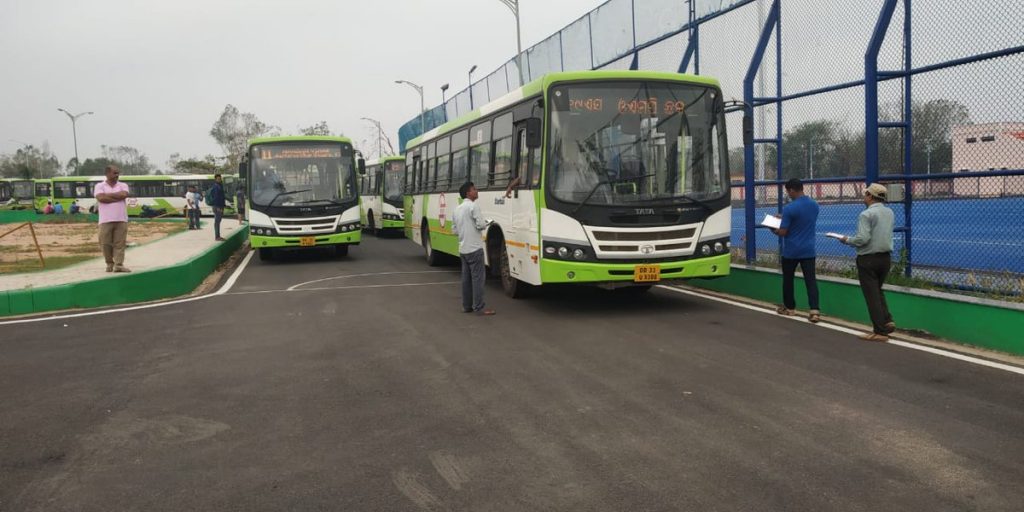Odisha govt announces shuttle bus service for state returnees