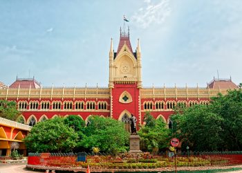 Orissa HC launches new time schedule for subordinate courts in red, green and orange zones Cuttack: The Orissa High Court has issued new time schedules for the subordinate courts of different zones. As per direction of the HC, the subordinate courts in red zones and orange zones would function for one hour and two hours respectively. Meanwhile for the green zones the revised timing is 2.5 hours. Source said, starting from Monday, the Orissa High Court will hear cases through single judge benches aided by video conferencing. The decision was taken in view of rising cases of novel coronavirus infections in the state. Five justices will hear various cases through video conferencing during the third phase of lockdown. For counter filing the HC will open from 10:30am to 1pm. The Orissa High Court will function on all five days of a week with one division bench Tuesday and Thursday and five single benches on each working day of the week till May 15. The normal functioning of the High Court and the subordinate courts in Odisha will remain suspended till May 17. The Orissa HC in its order said that the working of subordinate courts and their offices coming under orange zone shall function for two hours from 9.00 am to 11.00 am except the courts and their offices in Berhampur, Bhubaneswar, Chhatrapur, Koraput (Sadar), Puri (Sadar), where there is no morning sitting and which will function from 11.00 am to 1.00 pm. Judges of the sub-ordinate courts have been given the power to close the functioning of the courts if their court will come under containment zone in future. All these above rules by Orissa HC has been effective from May 4 till May 17. Besides, the employees of both HC and sub-ordinate courts have been instructed to maintain social distancing and other lockdown norms like wearing of masks within the court premises.