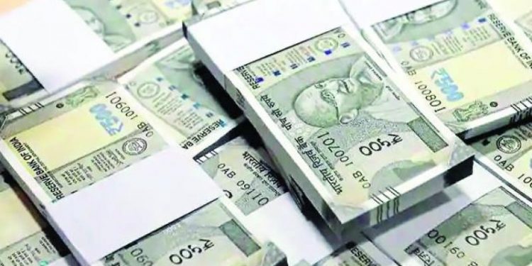 Rupee opens on flat note against US dollar