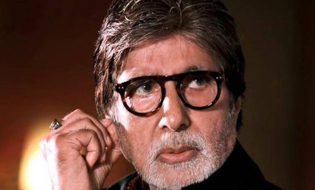 When Diwali bomb exploded in Big B 's hand