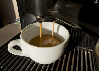 Drink coffee to cut risk of digestive disorders