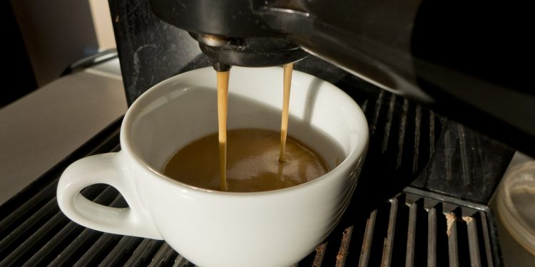 Drink coffee to cut risk of digestive disorders