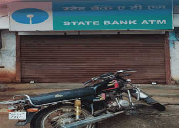 ‘No cash’ sign greets people at only ATM in Morada block of Mayurbhanj district