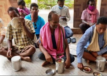 Bargarh farmers protest over unsold paddy eat Pakhala