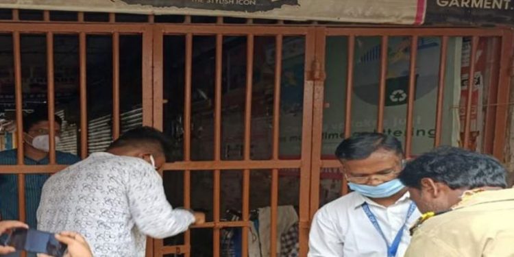 Ganesh market sealed as Ganjam shopkeepers violate lockdown norms