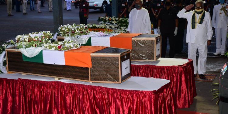 Ganeshi Lal and Naveen Patnaik offer floral tributed to Odia martyrs at BPIA