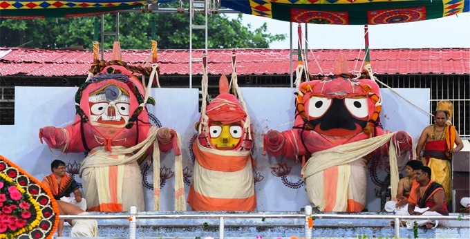 Grand Road empty as devotees witness ‘Snana Yatra’ through live telecast, ‘Mudirasta’ performs ‘Chherapahara’