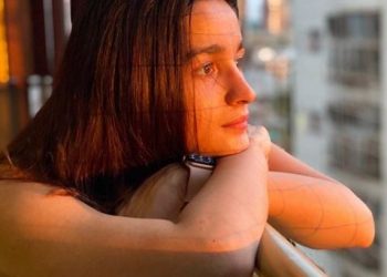 Actress Alia Bhatt shares sun kissed picture; see pic