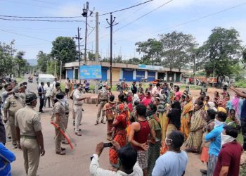 Keonjhar town locals block NH-49, demands removal of ‘containment zone’ restrictions