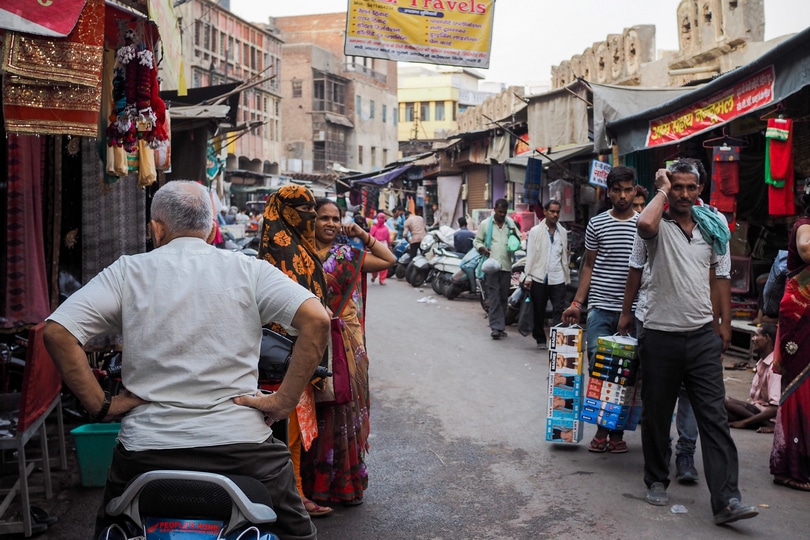 Markets in Agra open but customers remain absent