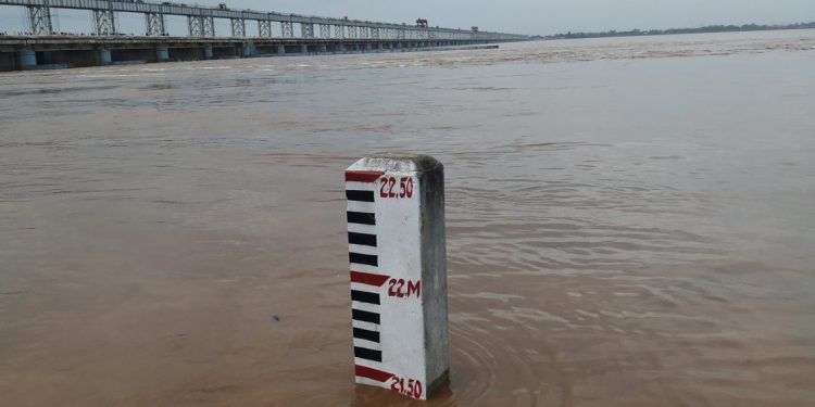 Mahanadi floodwaters to reach Mundali barrage in Cuttack Saturday