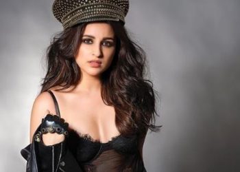 Actress Parineeti Chopra sizzles in her latest pic