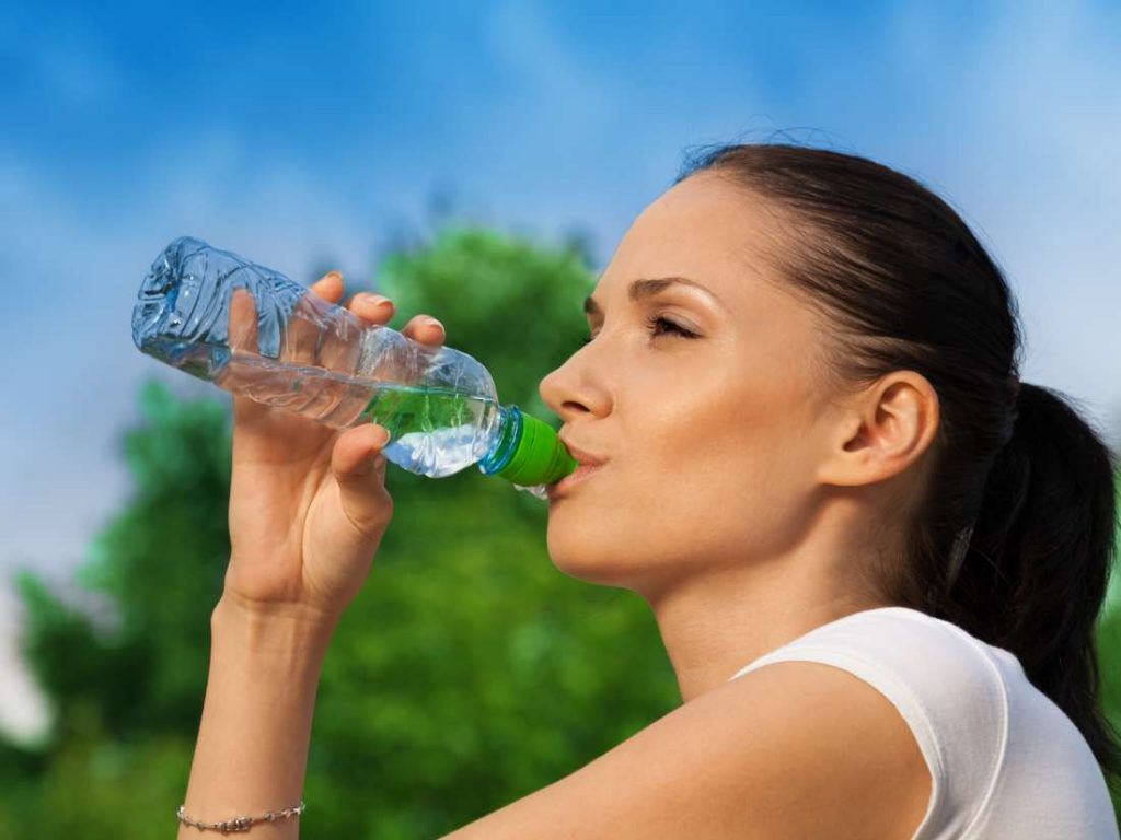 These signs indicate you are not drinking enough water