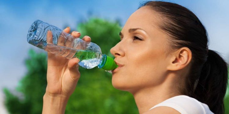 These signs indicate you are not drinking enough water