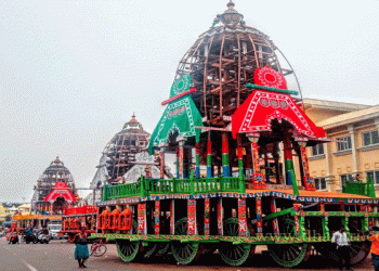 Undeterred by SC verdict, Puri’s Maharana servitors give final touch to chariots