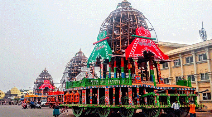 Undeterred by SC verdict, Puri’s Maharana servitors give final touch to chariots