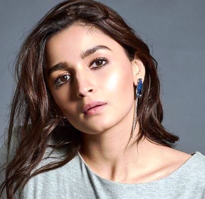 Alia Bhatt’s luxury vanity van is no less than a 5-star hotel suit; see ...