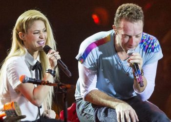Shakira with Coldplay frontman Chris Martin (Image courtesy: Variety)