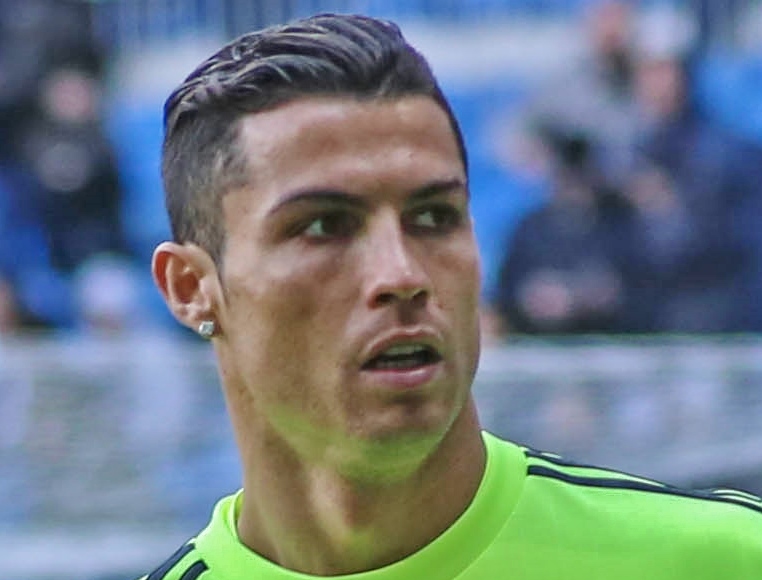 Cristiano Ronaldo hairstyles, haircuts and hair - Page 2