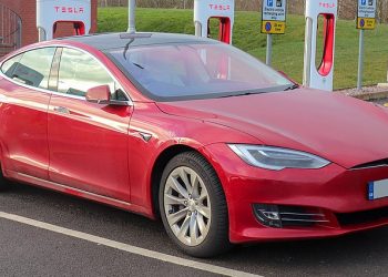 2018 Tesla Model S 75D (Image courtesy: Wikimedia commons)