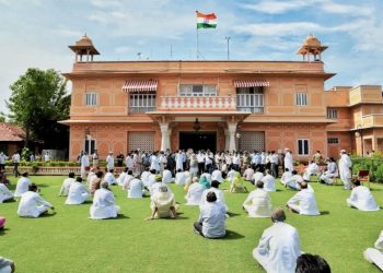 Congress MLAs supporting Rajasthan CM Ashok Gehlot protesting at the Raj Bhavan in Jaipur July 24, 2020.  (Photo credit: PTI)