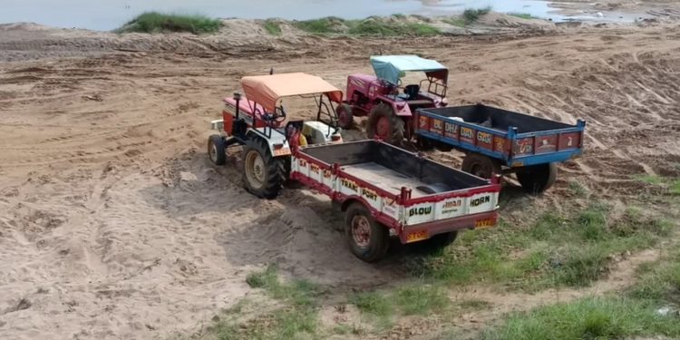 50 years on, Ret riverbed turns hunting ground for sand mafia