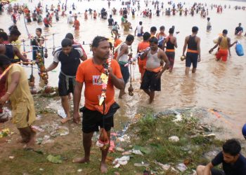 File photo of devotees collecting holy water from Mahanadi’s Gadagadia ghat